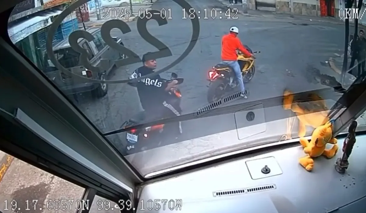 [VIDEO] Pasajeros viven momentos de angustia tras intento de agresión a transporte público en Toluca