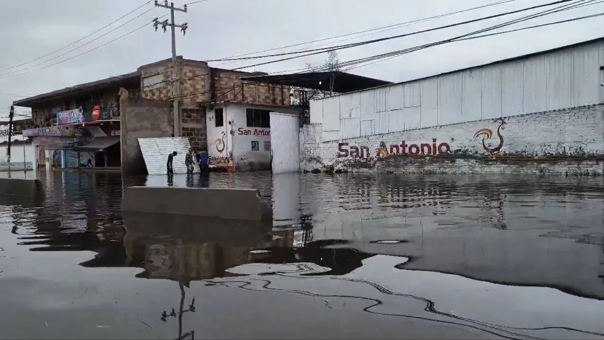 [VIDEO] Fuertes lluvias vuelven a inundar colonias en Chalco