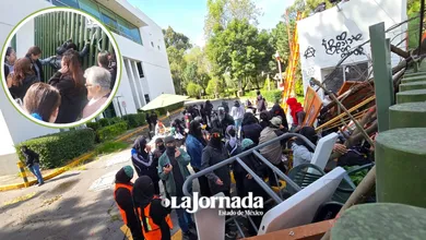 UAEMéx: Alumnos de Ciencias Políticas intentan desalojar a paristas