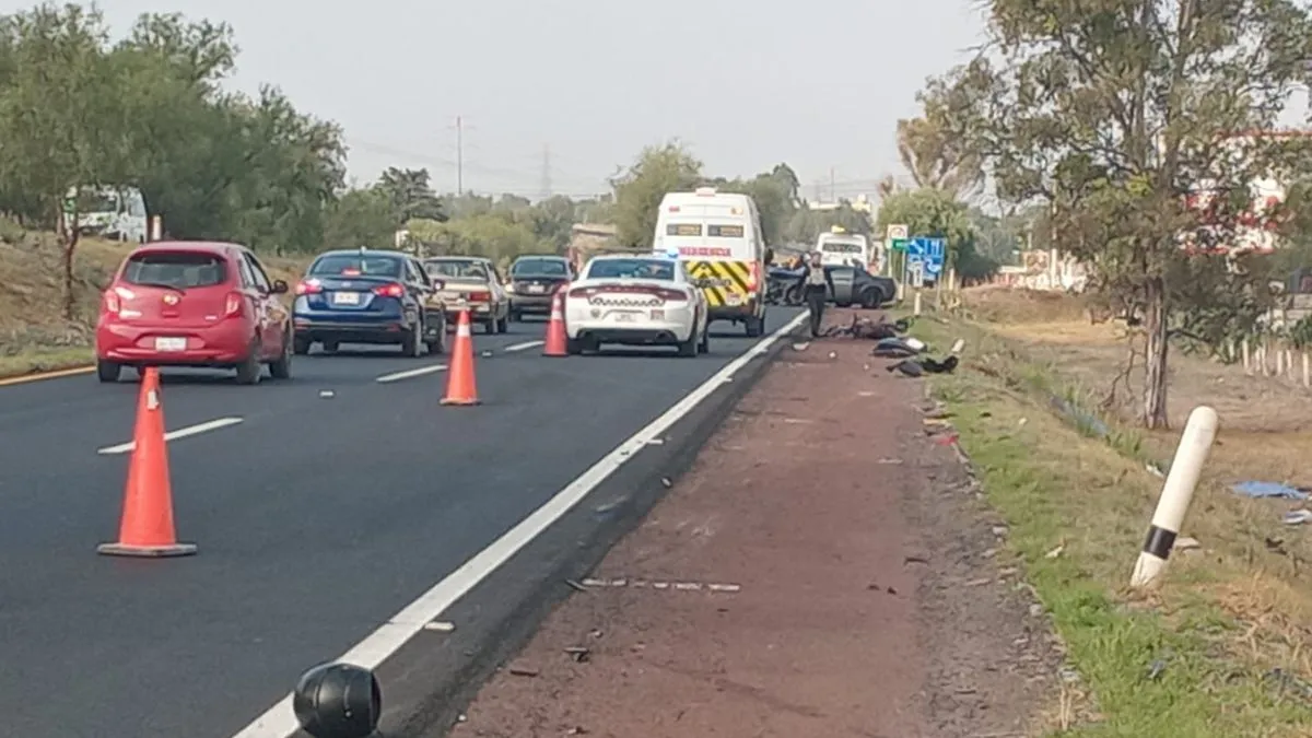 Motociclistas mueren impactados por auto de lujo en la México-Pirámides