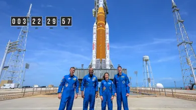La misión tripulada Artemis II despega rumbo a la Luna con astronautas a bordo de la nave Orión en un histórico vuelo de la NASA.