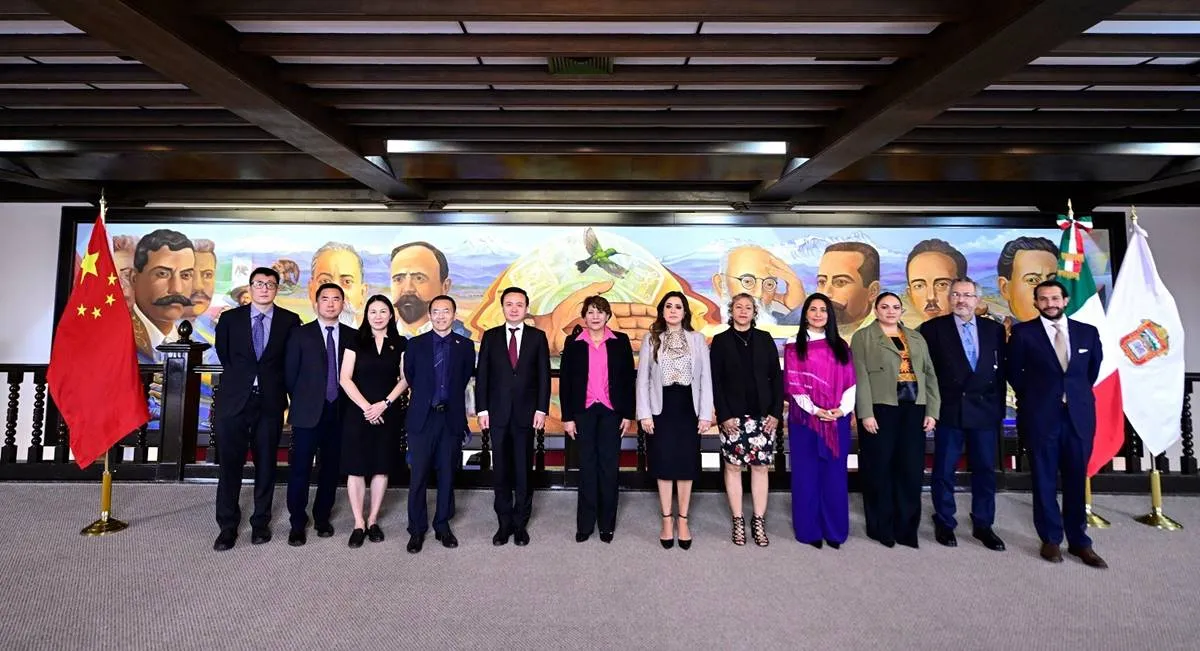 Delfina Gómez recibe al Embajador de China, Zhang Run