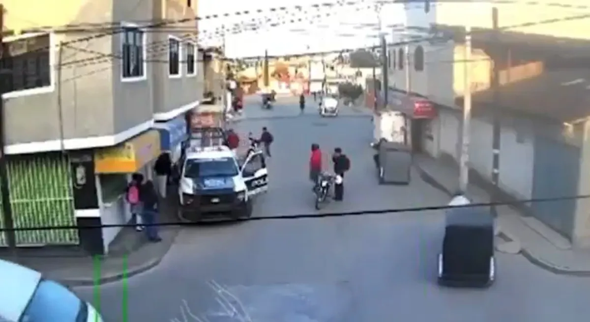 [VIDEO] Policía de Chimalhuacán atropella  madre e hija