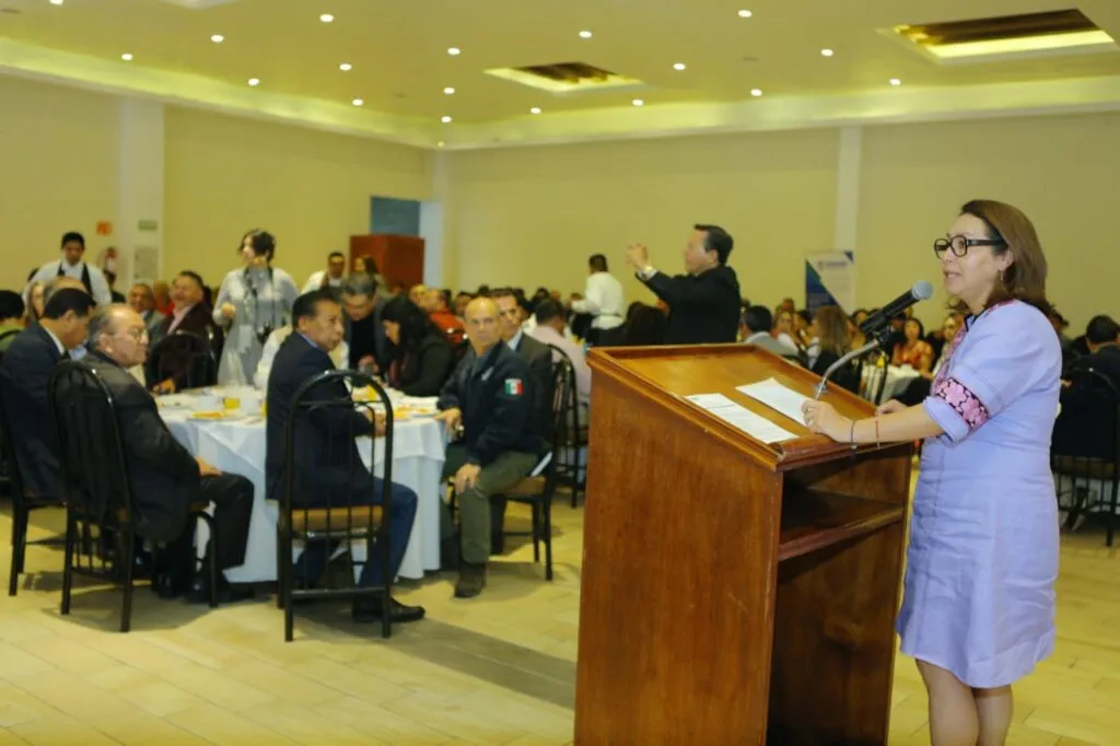 Importante fortalecer la relación con el sector empresarial: Azucena Cisneros