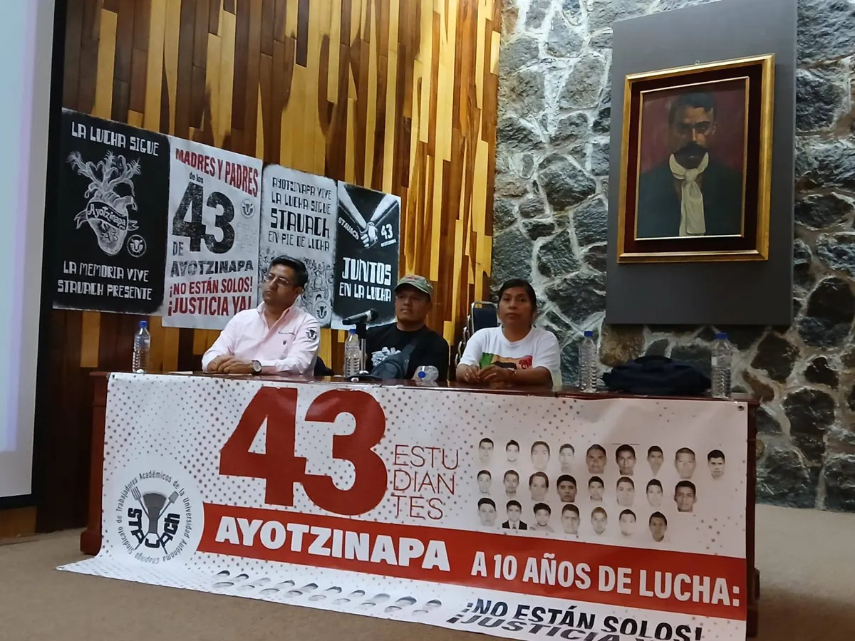 En Chapingo se solidarizan con padres de los 43 de Ayotzinapan