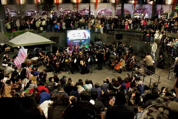La magia del Alfeñique 2026 y sus grandes conciertos atraen a miles de personas locales, nacionales y extranjeras