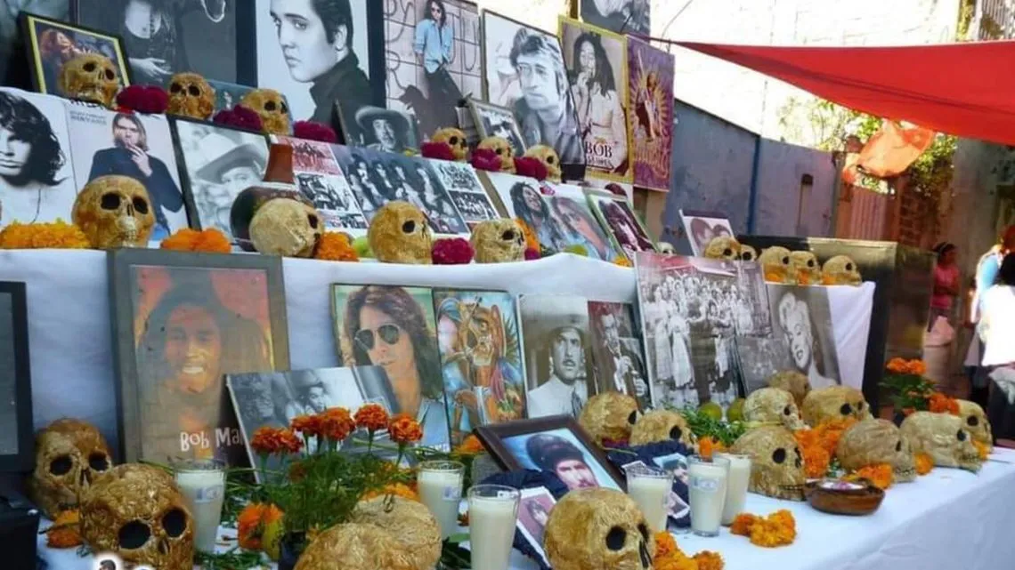 Nezahualcóyotl: Arma banda rockanrolera ofrenda nómada