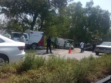 Conductor ebrio choca de frente contra motociclista y lo mata en la Texcoco-Lechería
