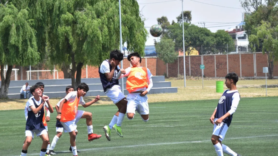 Acuden promesas del futbol a visorias del Club Deportivo Toluca