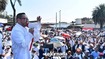 Trabajadores de la salud se manifiestan en la capital mexiquense