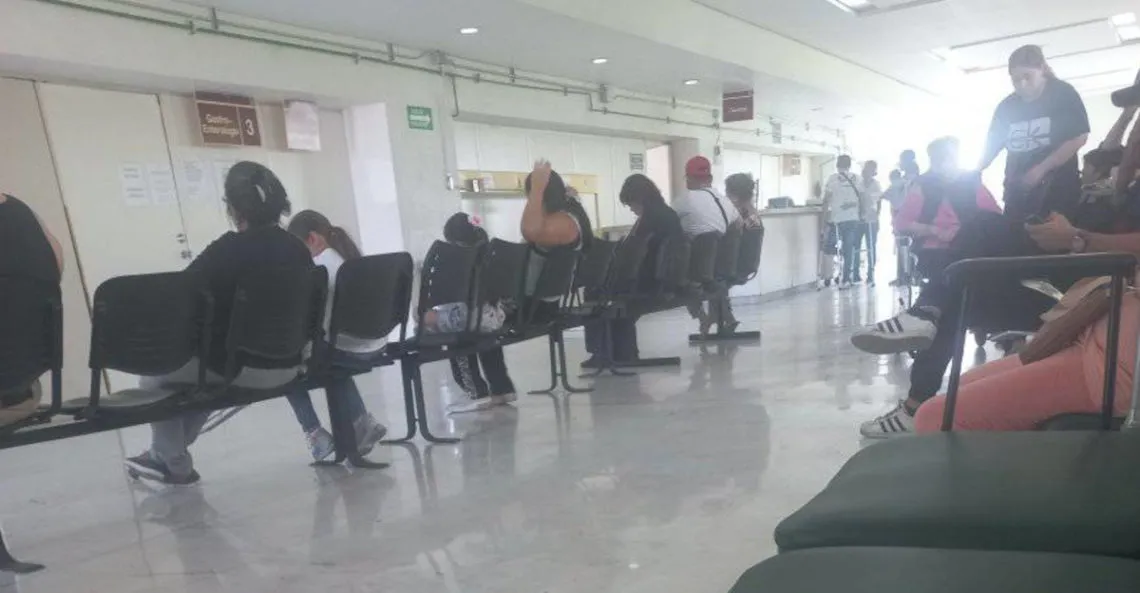 Niña de 12 años desaparece en baño de clínica; acompañó a sus abuelitos a consulta