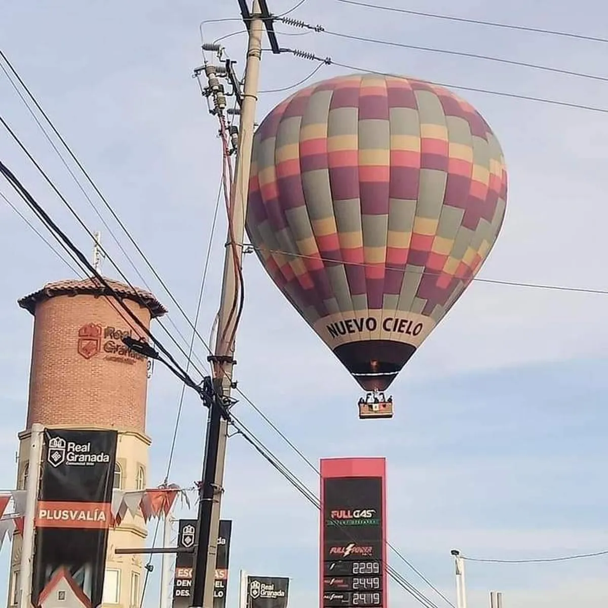 VIDEO: Reportan aterrizaje de emergencia de globo aerostático en Tecámac