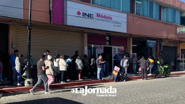 Largas filas en módulos del INE para tramitar credencial para votar