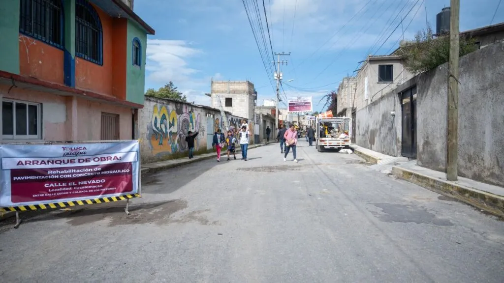 Ricardo Moreno cumple a Cacalomacán, inicia segunda etapa de calle El Nevado