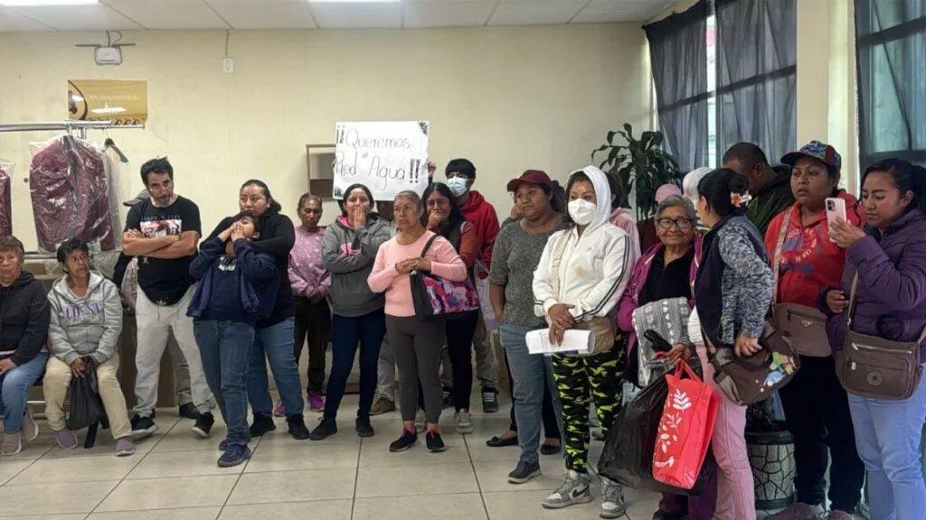 Vecinos de Ixtapaluca demandan agua potable; llevan casi cinco meses sin suministro