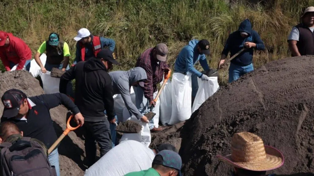 Encostalamiento en el Río Lerma es encabezado por alcalde Miguel Ángel Ramírez