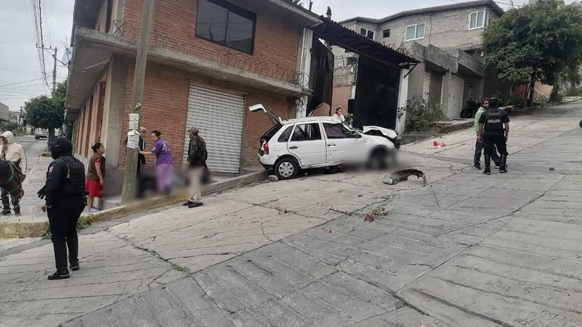 Ecatepec: mujer murió arrollada por auto sin frenos; otra tiene lesiones graves