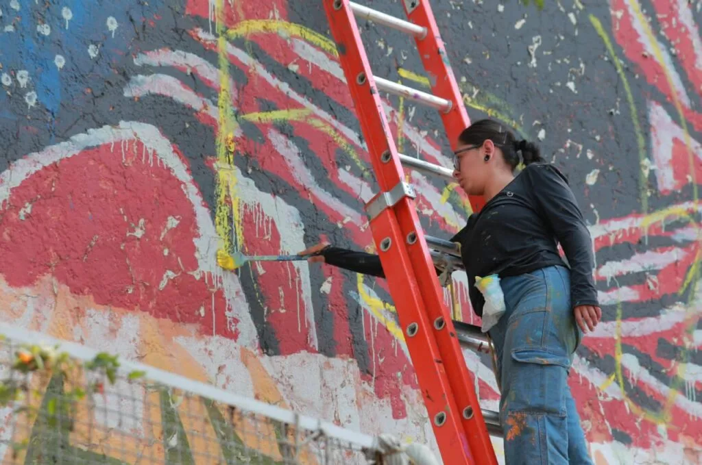 Azucena Cisneros impulsa jornada mundialista con recolección de 100 toneladas de basura y 200 murales en Ecatepec