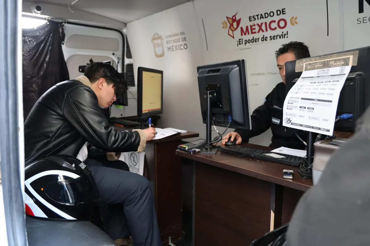 Continúa en Huixquilucan certificación y entrega de licencias a motociclistas