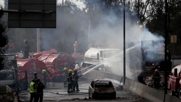 Chofer de pipa que explotó en Iztapalapa muere; suman ya 19 muertos