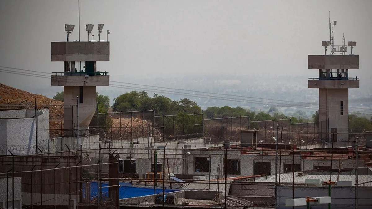 Denuncian asesinato de un interno en el penal de Chiconautla