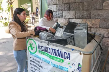 Los materiales recolectados serán entregados a una empresa especializada para su adecuado tratamiento y, en jornadas especiales, los participantes recibirán plantas u obsequios como incentivo para fomentar la cultura ambiental.