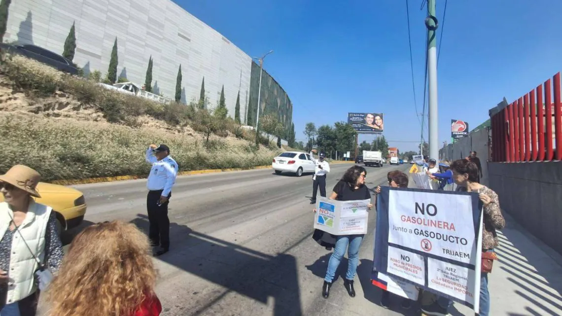 Naucalpan: Manifestantes no quieren la autorización de gasolinerías