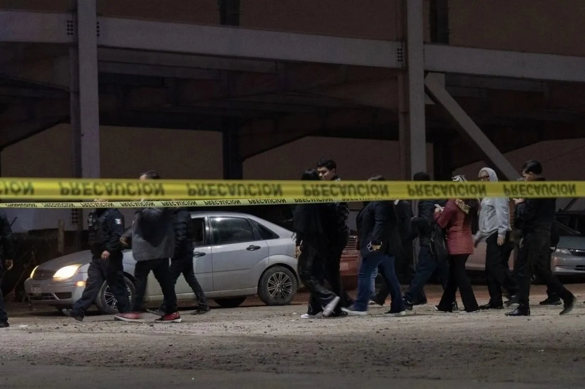 Elementos de la Policía Municipal acudieron al lugar tras recibir el reporte de detonaciones de arma de fuego.