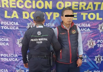 Detienen a falso inspector en Toluca tras exigir dinero a comerciante