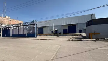 Denuncian la construcción de bodegas cerca de zonas habitacionales en Tultepec