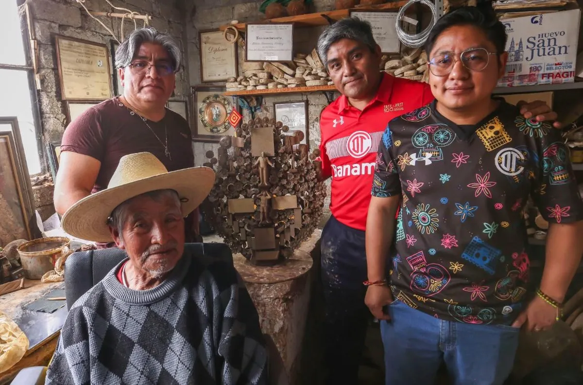 Artesanos mexiquenses elaboran Árbol de la Vida en honor al Club Deportivo Toluca