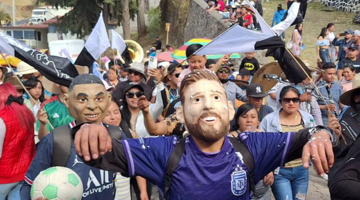 Inicia Festival de San Lorenzo Huitzizilapan, entre “toritos” y música