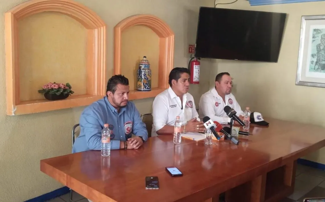Sindicatos se separan del PRD junto con 200 mil agremiados