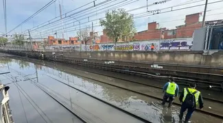 La anegación derivó en que el servicio operara de forma provisional de la estación terminal La Paz, en el Estado de México, a Canal de San Juan en ambos sentidos.