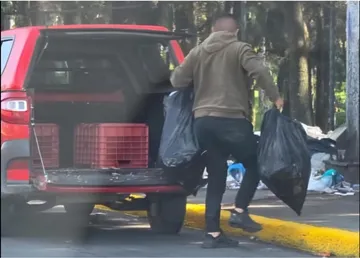 Sorprenden a hombre tirando basura en calles de Toluca, ya fue detenido