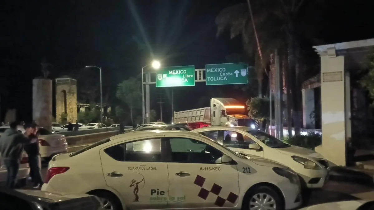 Las autoridades municipales exhortan a la ciudadanía a tomar precauciones y evitar, en la medida de lo posible, las zonas afectadas.