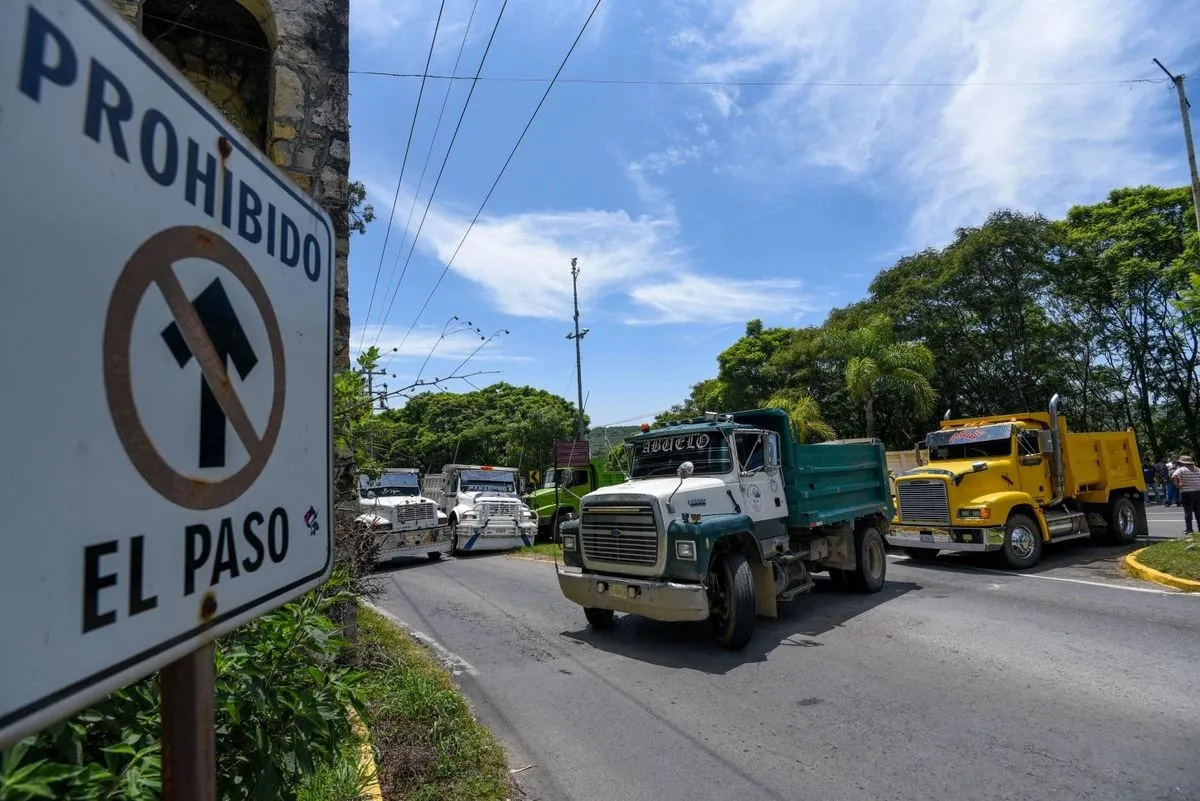 Transportistas retiran parcialmente bloqueos en Edomex