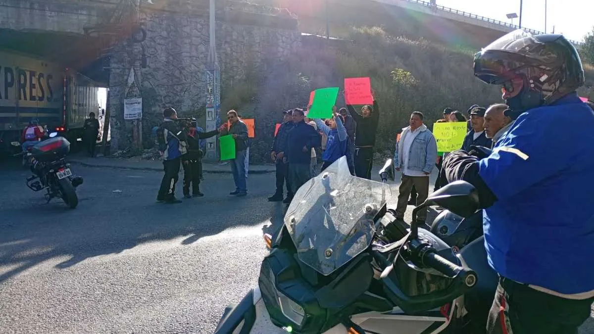 Habitantes de San Martin Tepetlixpan piden construcción de muros en el Emisor Poniente