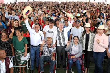 Entrega GEM tarjetas “Mujeres con Bienestar” en Tlatlaya