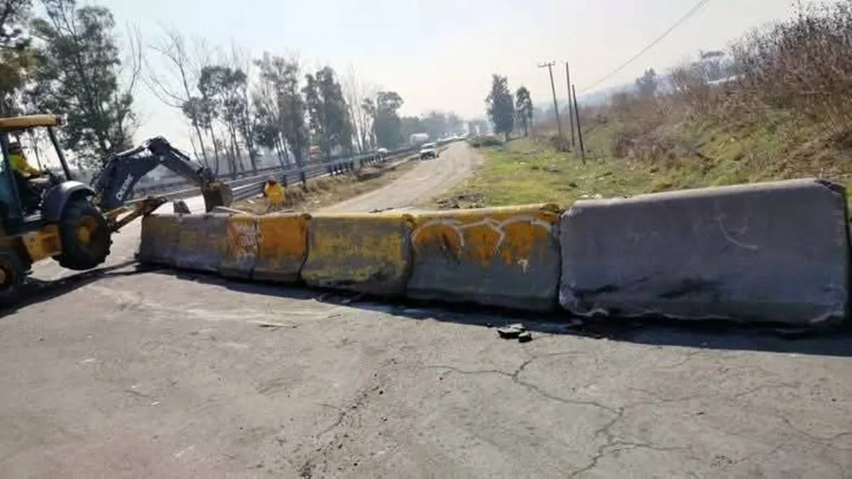 Habitantes de San Miguel Jahueyes cierran autopista México-Querétaro