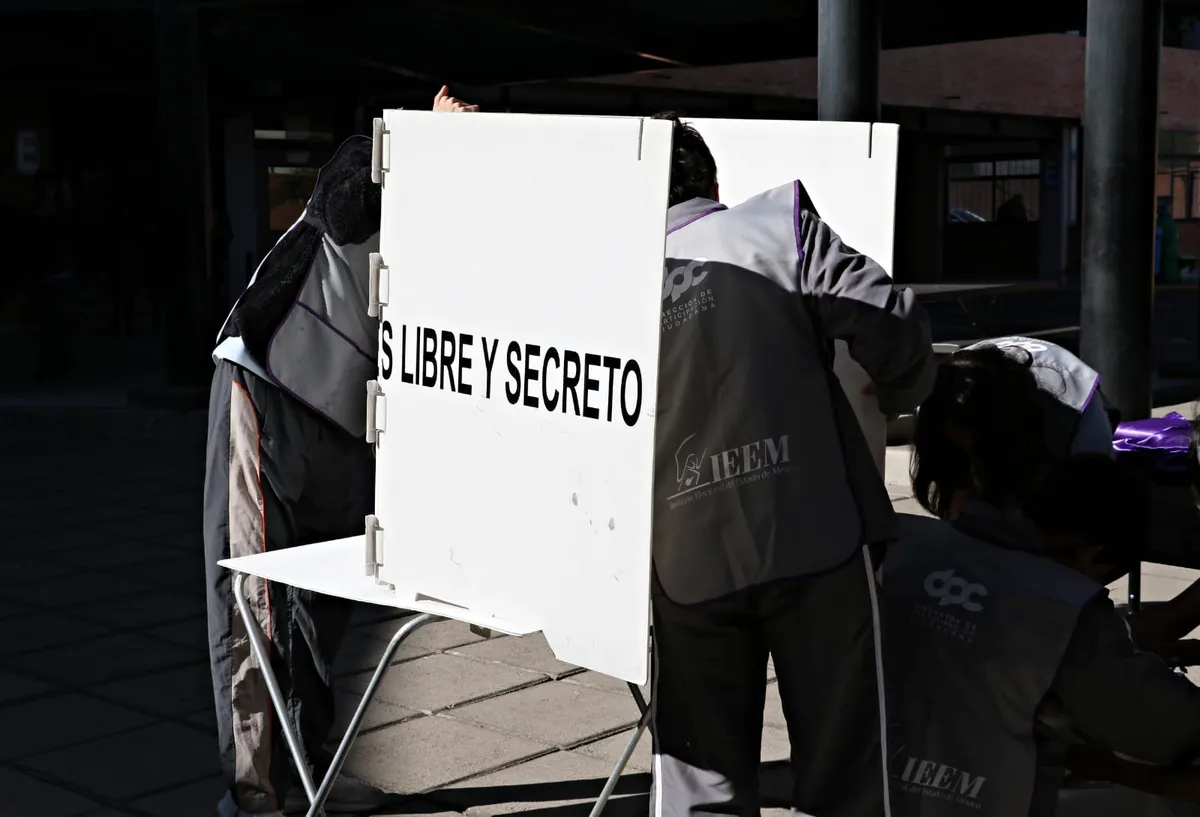Niños mexiquenses viven la experiencia de una jornada electoral en el IEEM