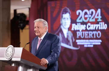 El presidente Andrés Manuel López Obrador recordó que la elección de 2006, en las que él sostiene que hubo fraude, la diferencia entre él y Felipe Calderón no llegaba a un punto. Foto: Presidencia.