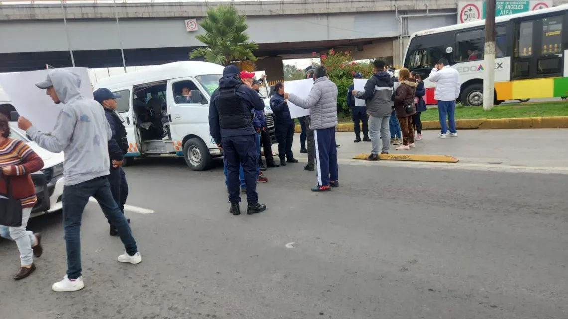 Ecatepec: Bloquean Vía Morelos, exigen detención de presunto violador