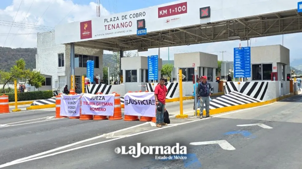 Floricultores de Villa Guerrero liberan la caseta Tenango-Ixtapan de la Sal