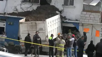 Tultitlán: Dos muertos y tres lesionados dejó una unidad de carga que se quedó sin frenos