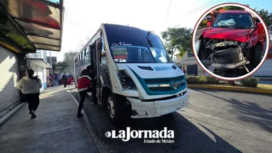 Autobús choca contra automóvil en Carranza, Toluca