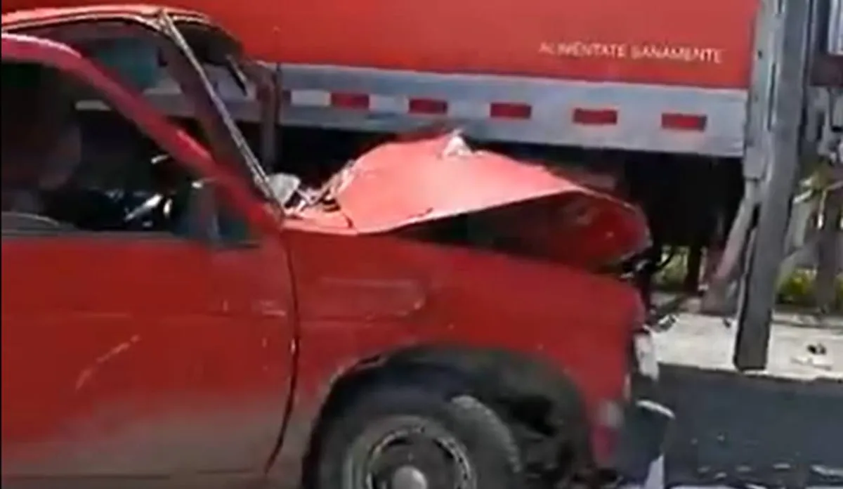Carambola en la carretera Lerma- Valle de Bravo; reportan 12 lesionados
