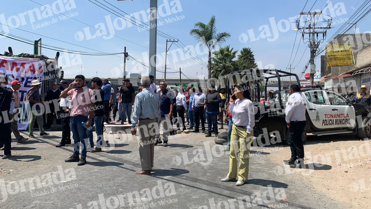 Video: Se enfrentan pobladores y policías en los límites de Tonanitla y Tecámac