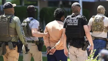 ICE no podrá realizar detención de migrantes en el tribunal de NY: Juez