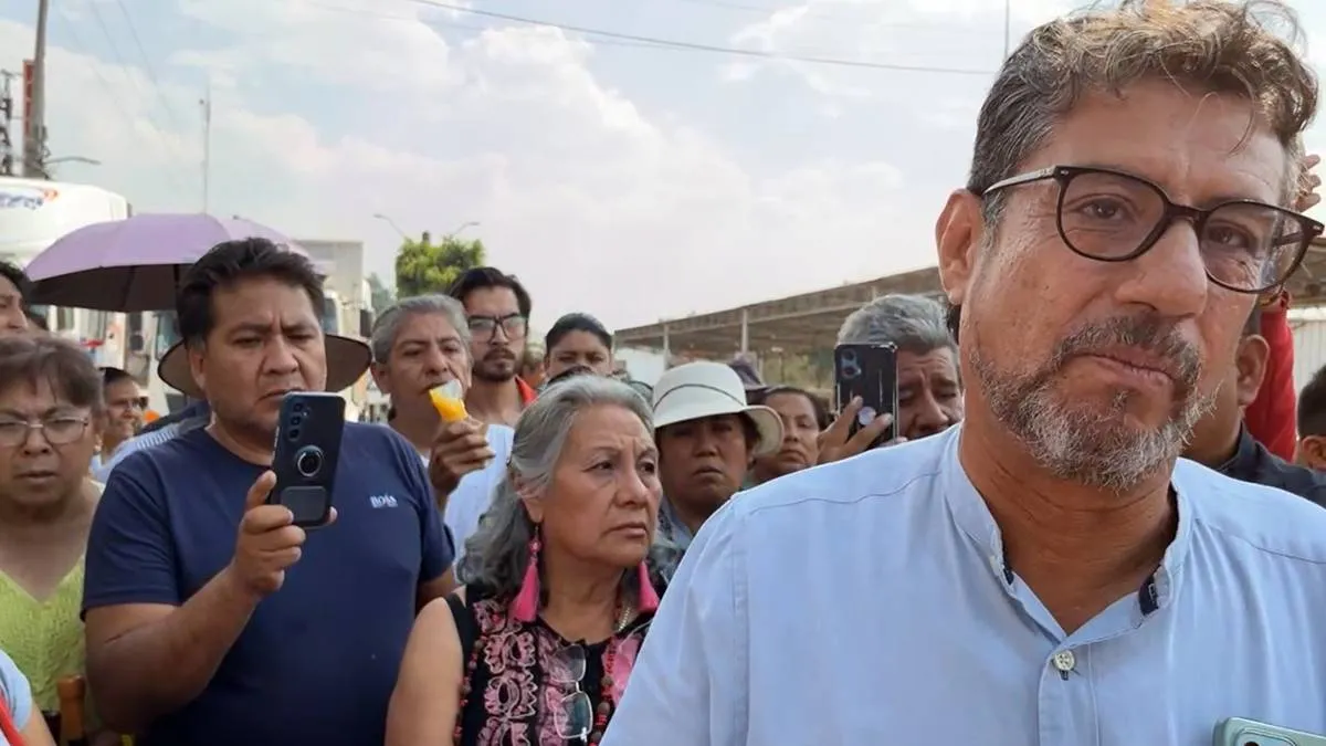 Alcalde de Teoloyucan y vecinos protestan en caseta de Tepotzotlán